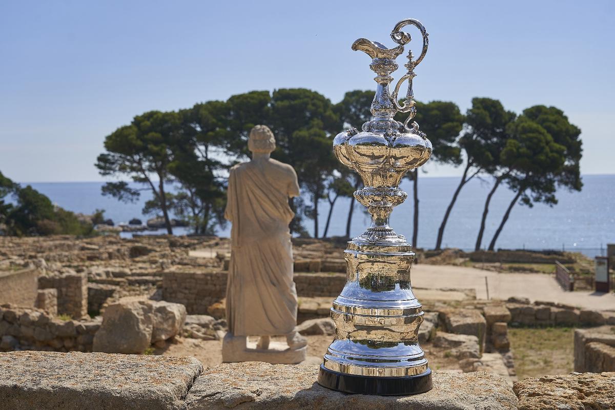 

<div>El trofeo de la Copa América de vela arranca el tour por siete puertos catalanes en L’Escala</div>
<p>«></img></p>
<p style=