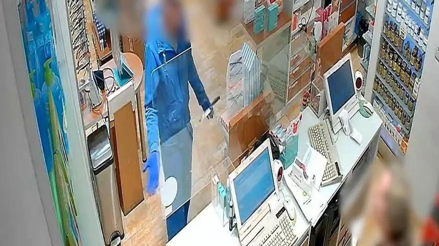 Detenido en València un hombre que acababa de atracar una farmacia tras una persecución a pie