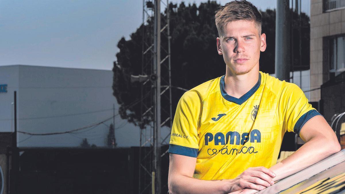 El futbolista del Villarreal se ha convertido en las dos últimas temporadas en un comodín para Unai Emery y su rendimiento en distintas posiciones le ha servido para ganarse el cariño también de la afición