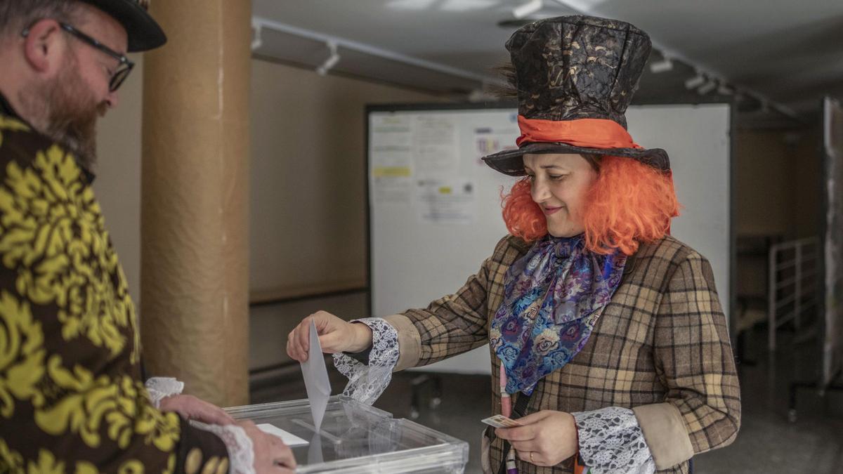 Elecciones y Domingo de Piñata en Xinzo