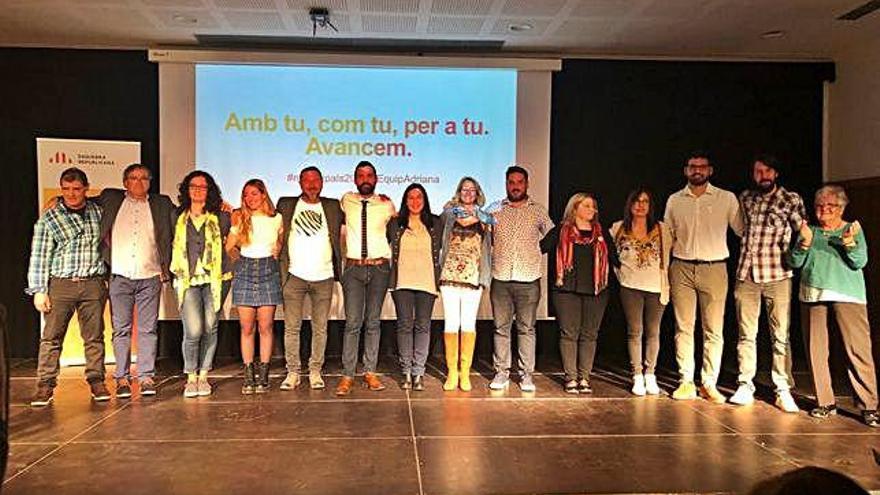 Integrants de la candidatura d&#039;ERC a Sant Vicenç, al final de l&#039;acte