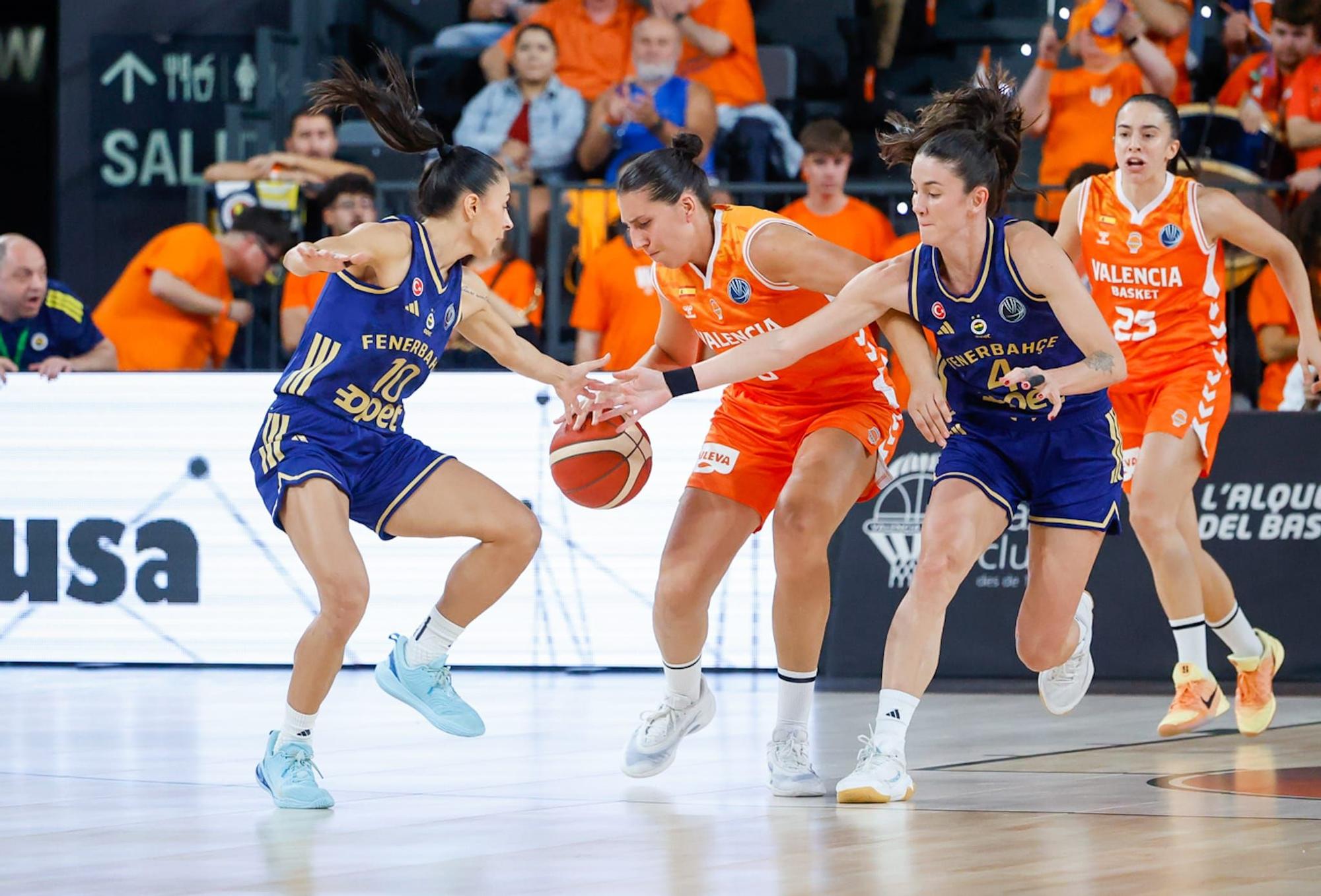Todas las fotos del Valencia Basket contra el Fenerbahce de Euroliga femenina