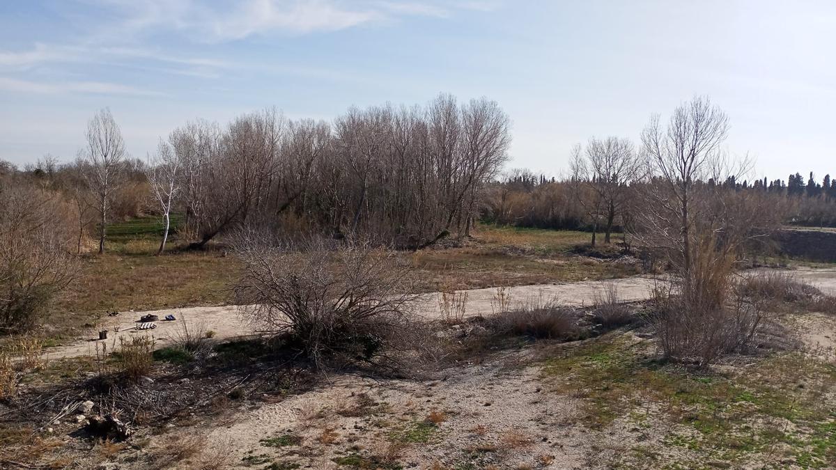 El río Muga, sin apenas caudal.