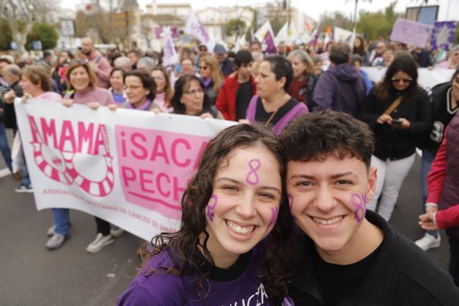 El 8M toma las calles de Córdoba pese a la amenaza de lluvia