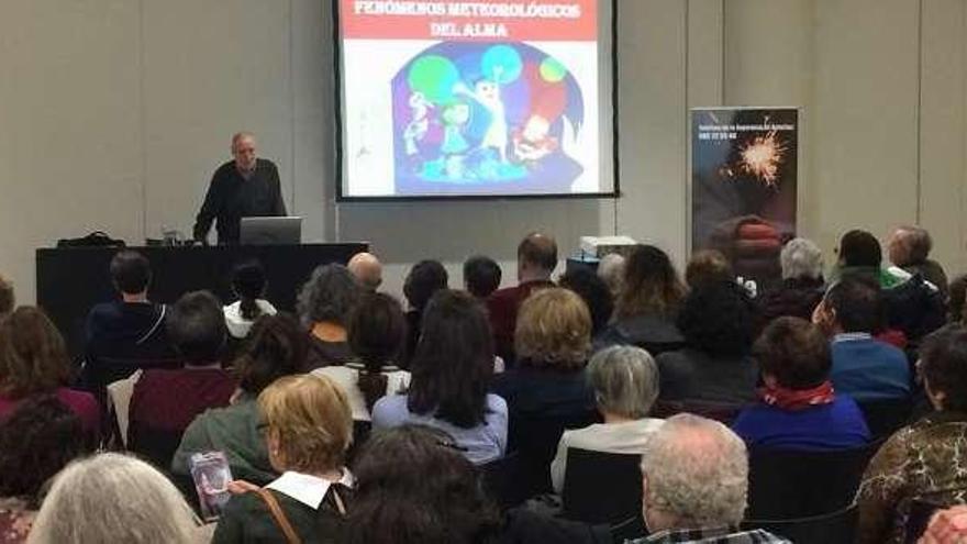 Un momento de la charla, ayer, en el Palacio de Congresos.