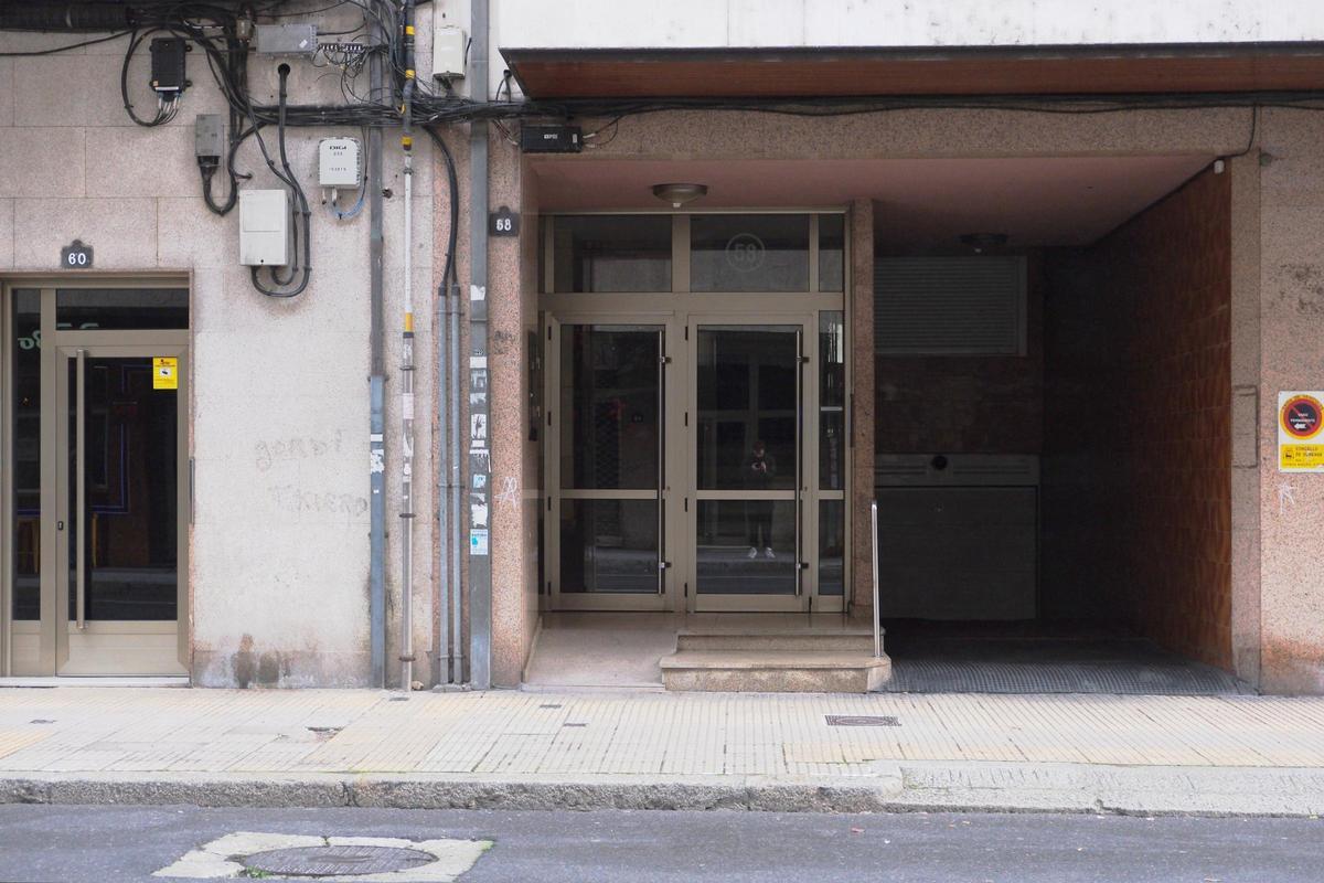 El número 58 de la Avenida Buenos Aires, en Ourense, donde se situaba el supuesto estudio.
