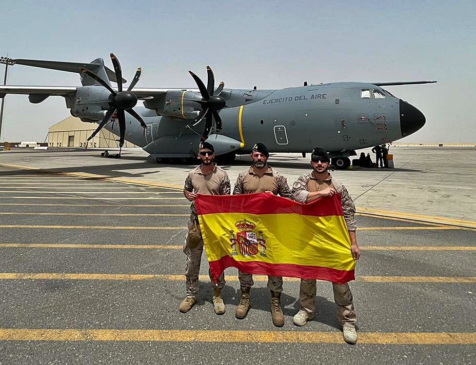 Posando con la bandera