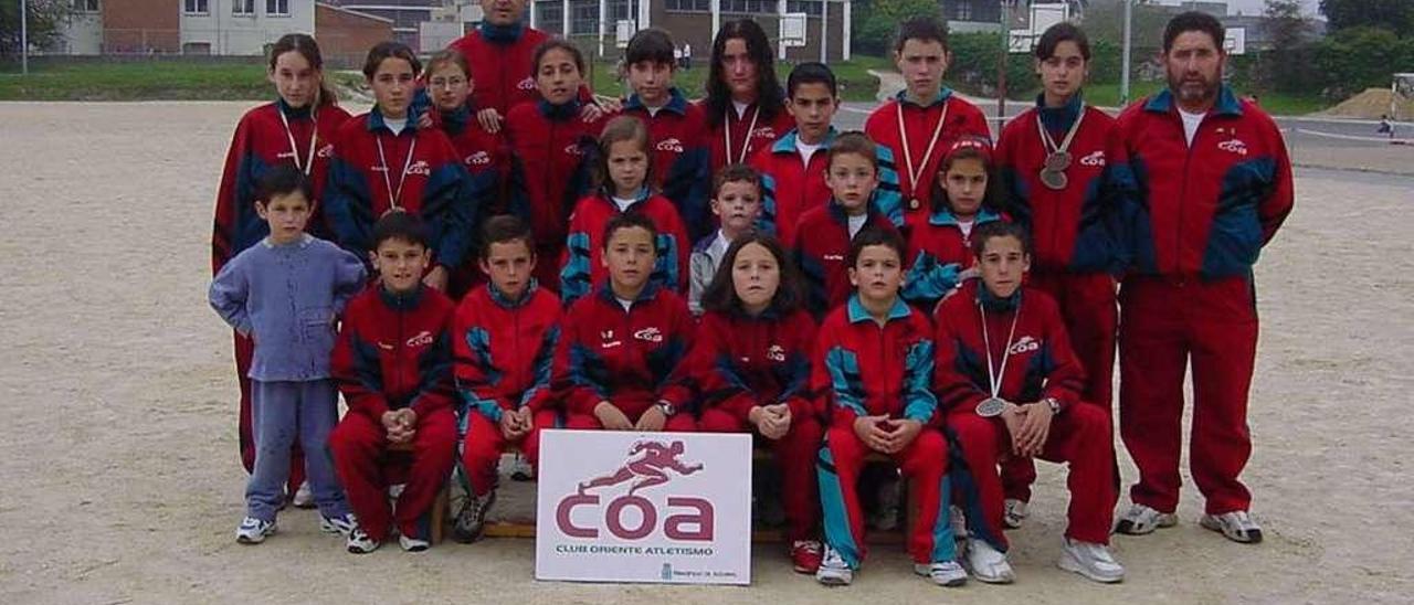 Uno de los primeros equipos del club, en las viejas instalaciones de La Encarnación de Llanes.