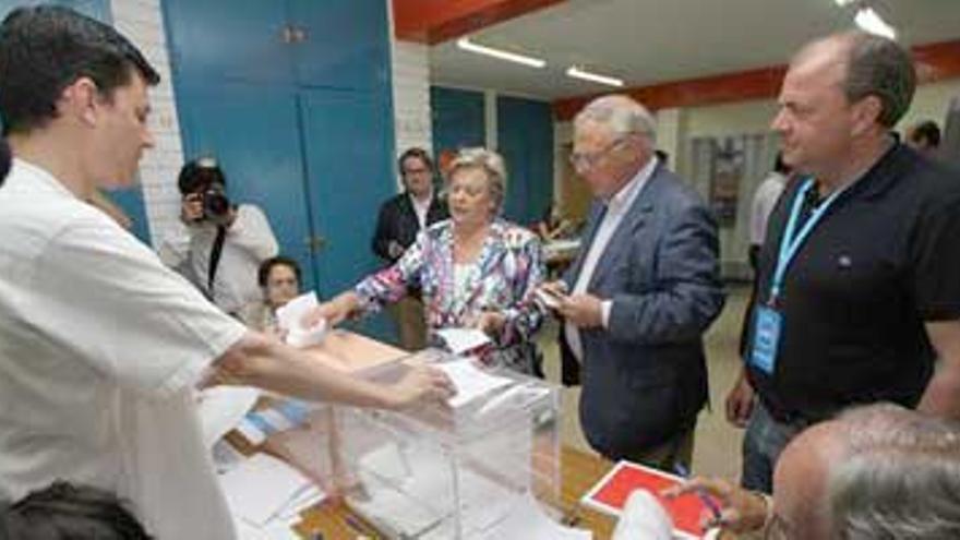 Miguel Celdrán (PP) revalida su mayoría absoluta en Badajoz