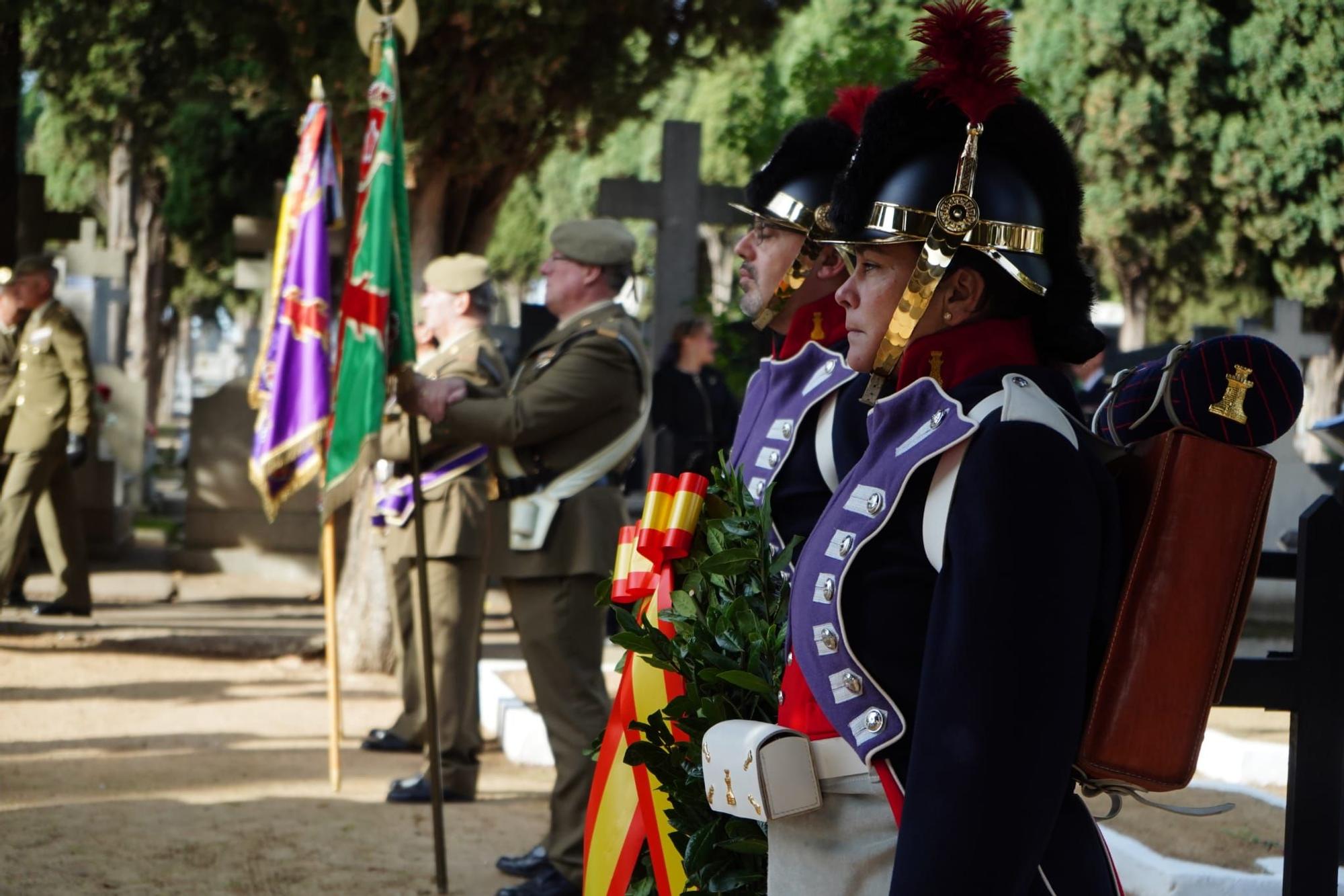 GALERÍA | El homenaje a las Fuerzas Armadas en el cementerio de Zamora, en imágenes