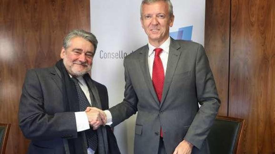 José Antonio Redondo y Alfonso Rueda, ayer, en Santiago. // X. Álvarez