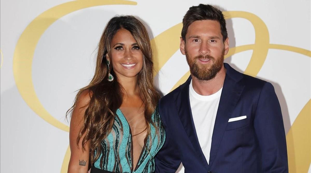 zentauroepp44439154 soccerplayer leo messi and wife antonella roccuzzo during ce180725135348