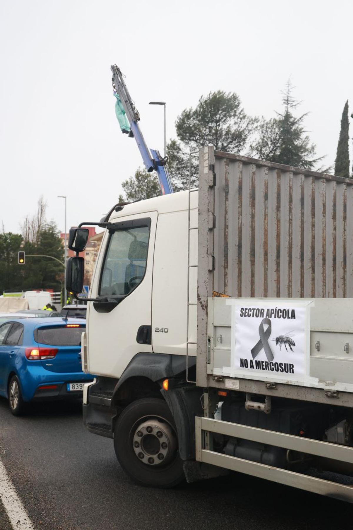 Fotogalería | Imágenes de la tractorada en Cáceres, este miércoles