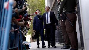 Luis Rubiales, expresidente de la Real Federación Española de Fútbol ( RFEF) a la llegada a los juzgados de Majadahonda, donde declaró en calidad de investigado ante el juzgado de Instrucción número 4 , cuya titular le ha imputado formalmente por presuntos delitos de administración desleal y corrupción en los negocios en relación con su gestión al frente del órgano federativo. Foto archivo
