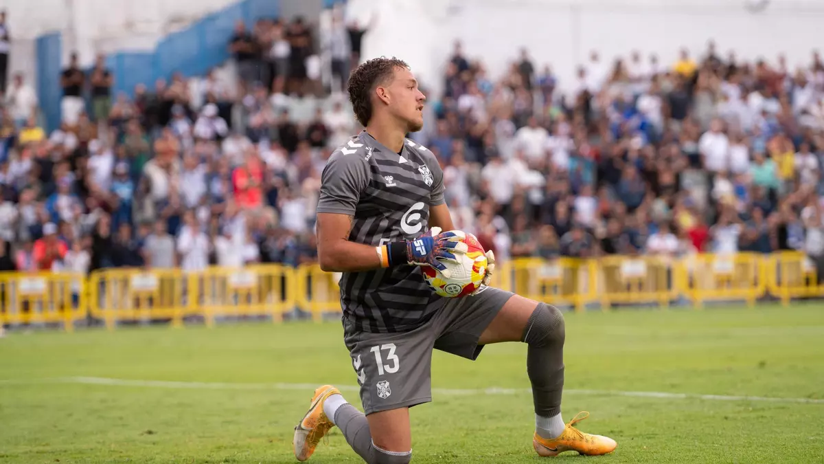 Así queda la portería en el CD Tenerife 25/26: con acento y nivel