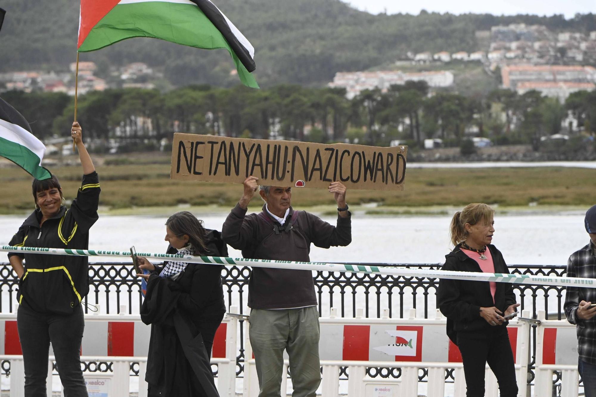 Concentraciones contra el equipo de Israel por el genocidio en Gaza durante el paso de La Vuelta por Pontevedra