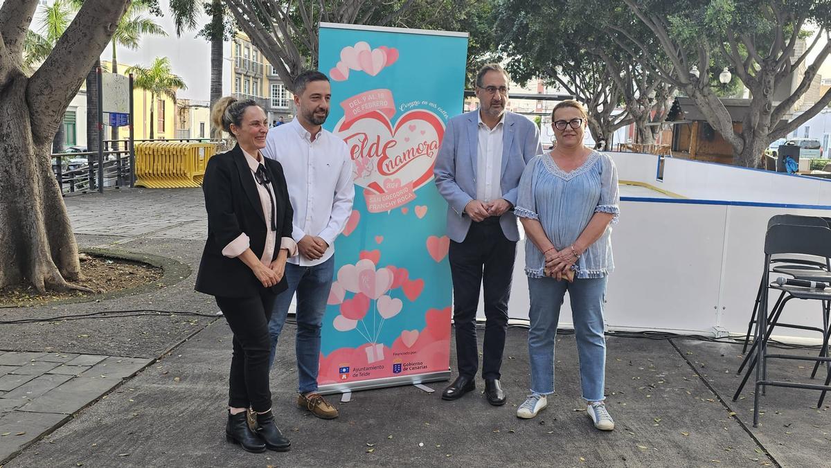 Por la izquierda, Nayra Navarro, el alcalde Juan Antonio Peña, Felipe Afonso y Natividad Suárez.