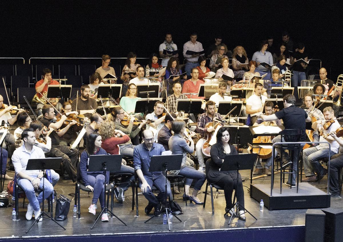 Año 2014. La Oex ensaya la zarzuela 'Luisa'.