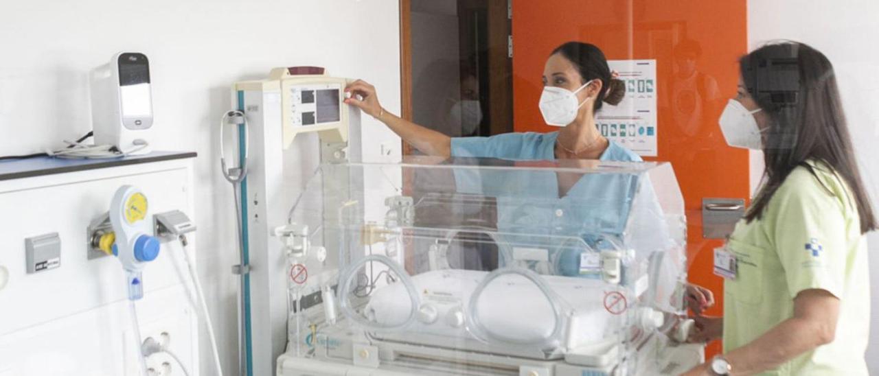 La reformada unidad del neonatología del Hospital San Agustín de Avilés.. | María Fuentes