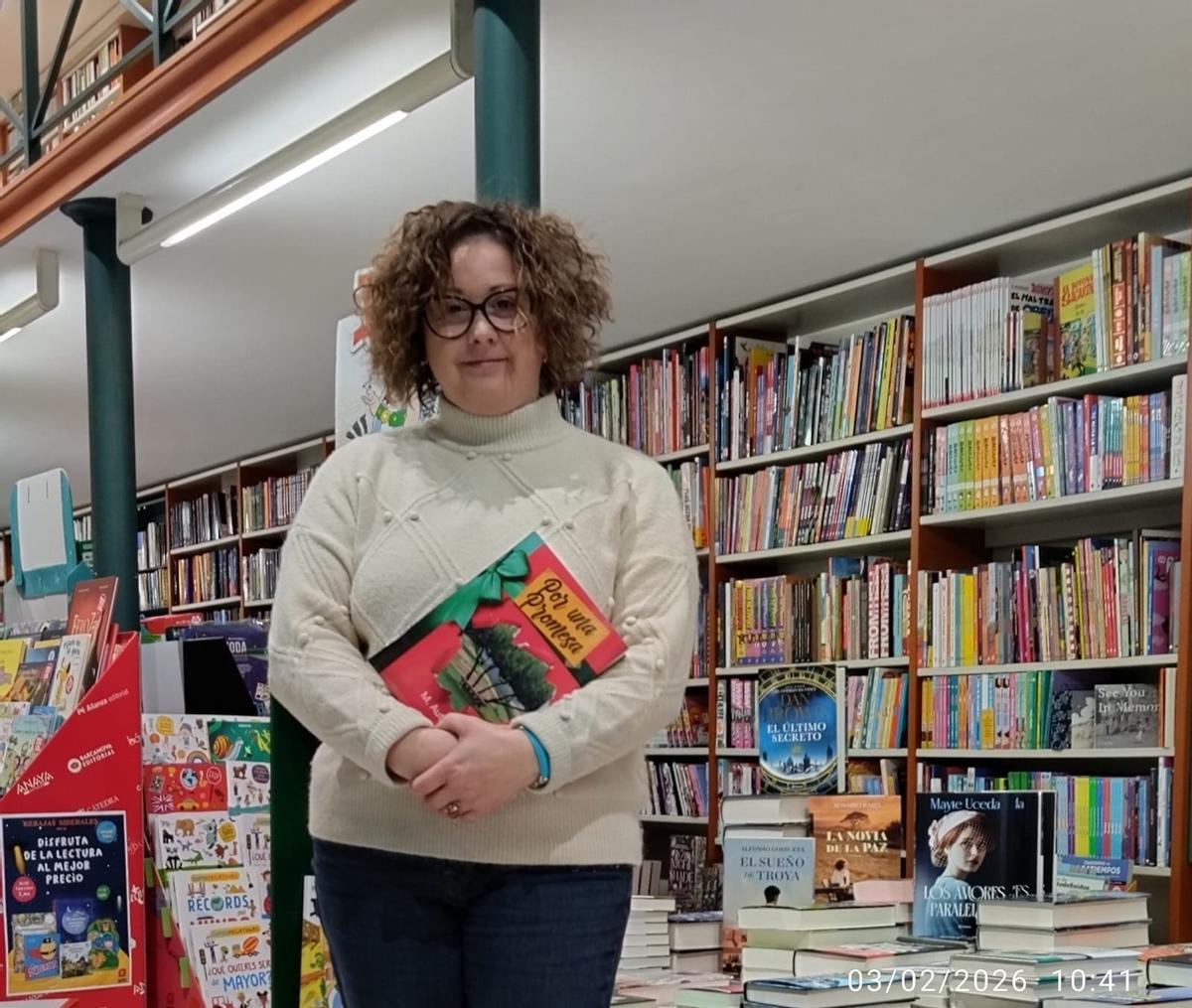 Mercedes, con su novela 'Por una promesa'