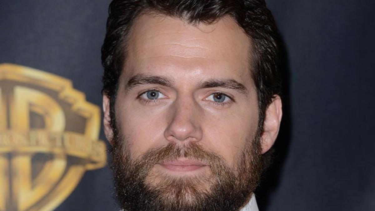 Henry Cavill podría convertirse en el jefe de Anastasia Steele en 'Cincuenta sombras más oscuras'