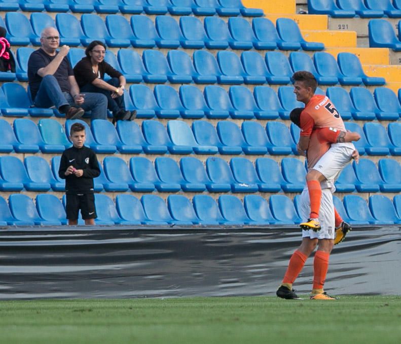 El Hércules despide al técnico argentino tras ganar por 3-2 al Peralada con mucho sufrimiento.