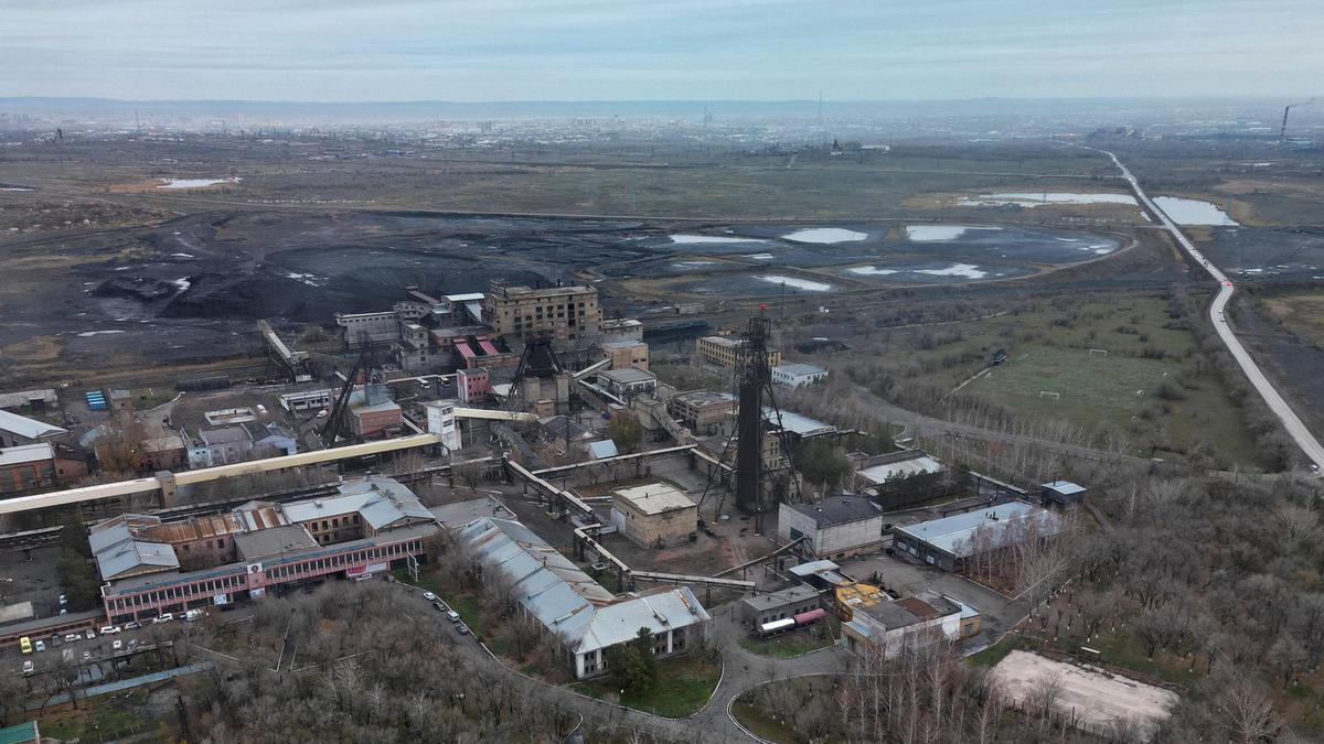La mina de Karagandá, en Kazajistán, donde ocurrió el incendio con decenas de víctimas.