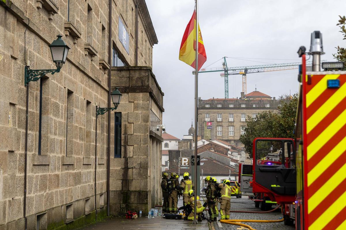 Evacuada la Comisaría de Santiago por un incendio