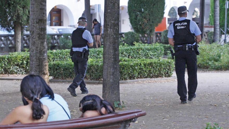 La (comissària) política Madrenas?