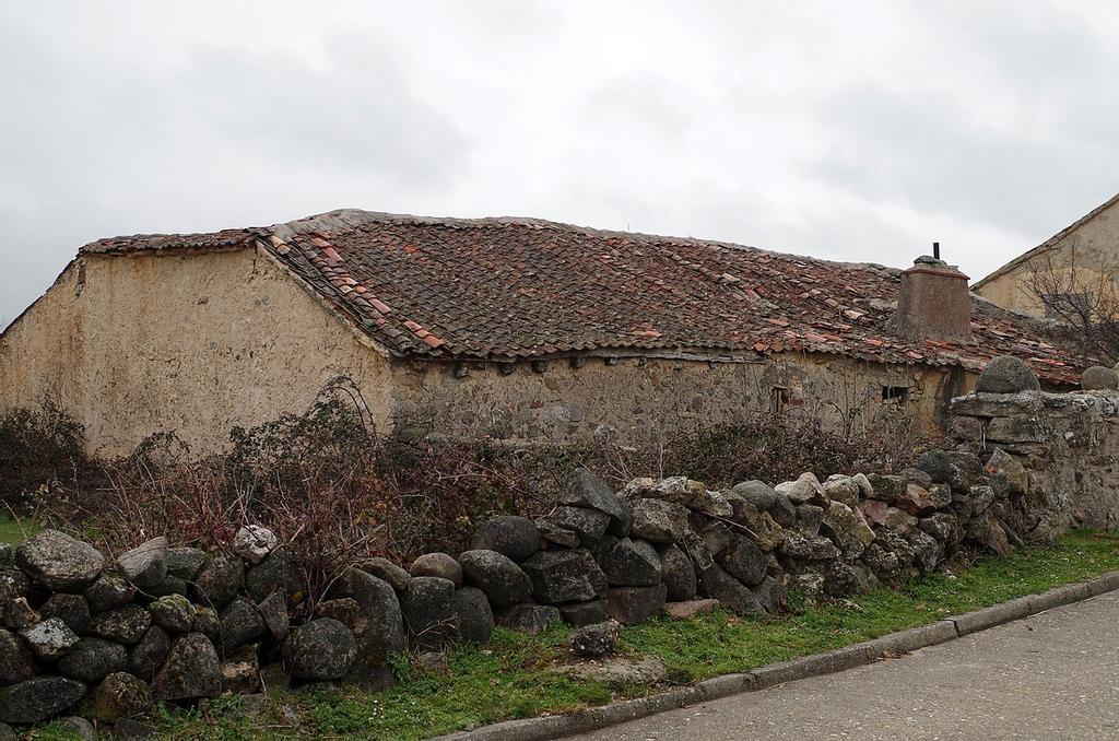 Edificaciones centenarias en Ventosilla y Tejadilla
