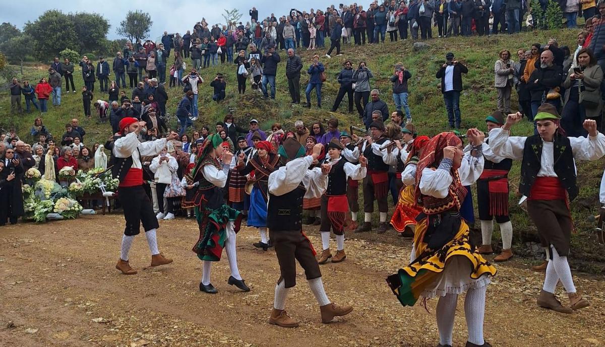La devoción mariana se congrega a la vera del río Manzanas