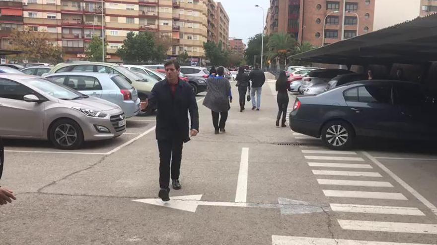 Mateu Alemany llega al Tanatorio de Jaume Ortí