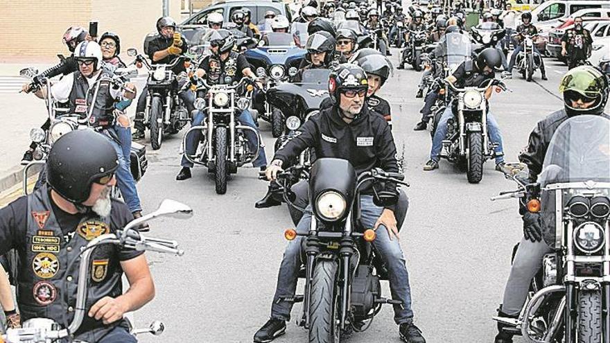 Miles de Harley toman  el Pinar con la Big Twin