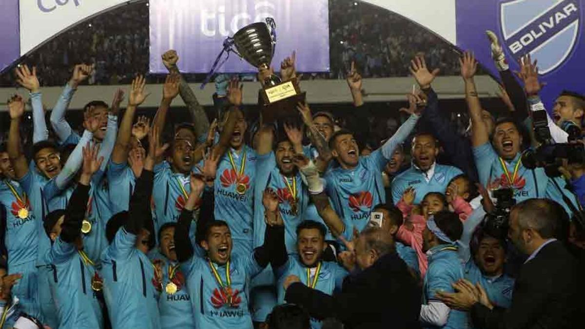 El Bolívar celebró el título de campeón