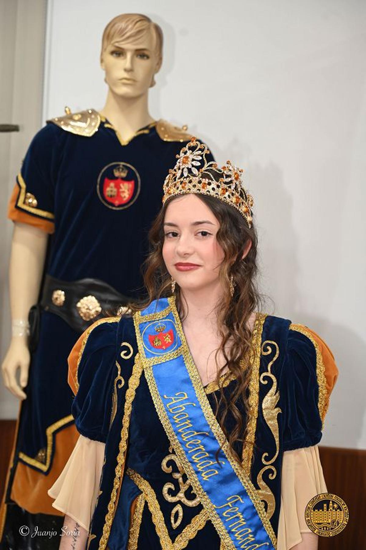 ABANDERADA MARÍA VERA MARTÍNEZ, DE LA MESNADA HUESTES DE FERNANDO III ABANDERADA MARÍA VERA MARTÍNEZ, DE LA MESNADA HUESTES DE FERNANDO III
