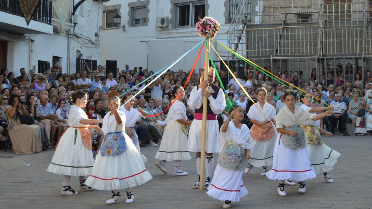 Jotas, fandangos y seguidillas inundan Alcublas