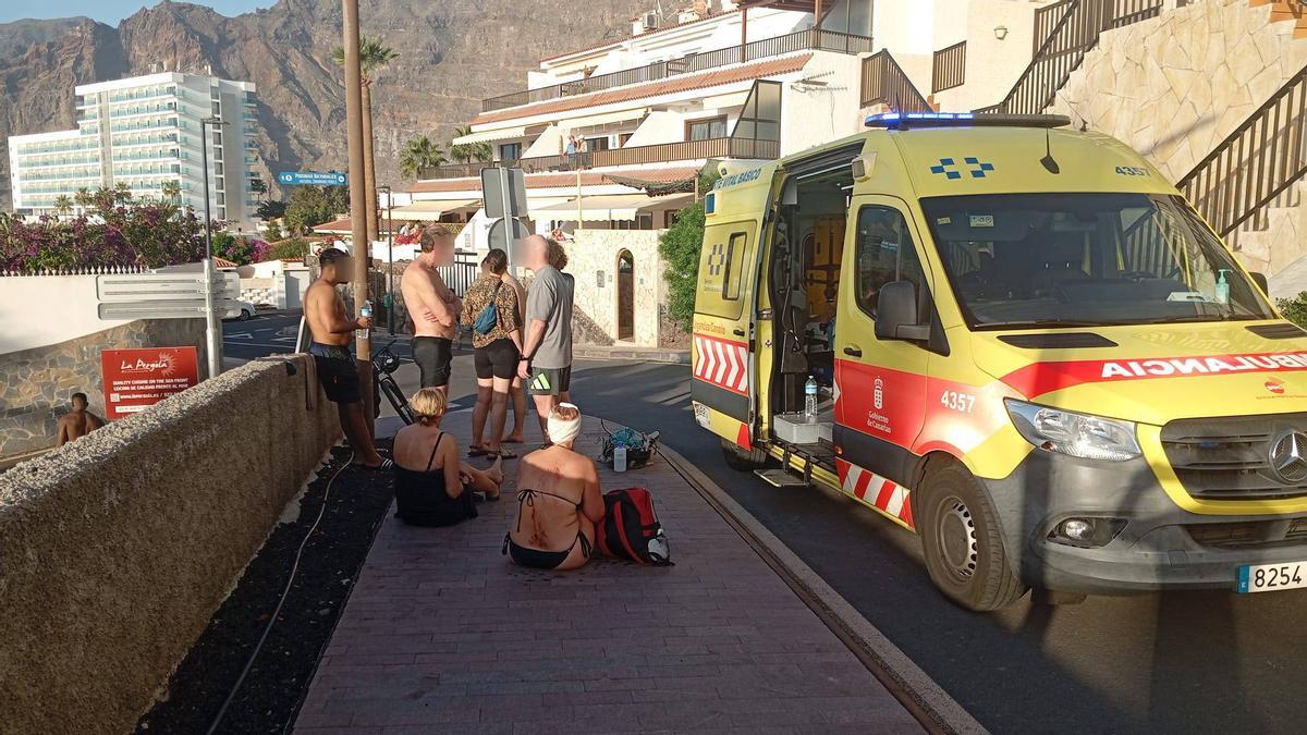 Afectados atendidos por los equipos de emergencia.