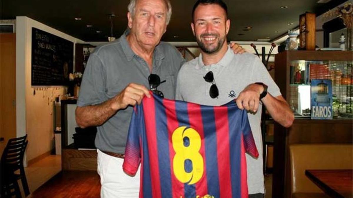 'Anty' Garcia, junto a Carles Rexach, con el dorsal 8 que lucía en su época en el Barça