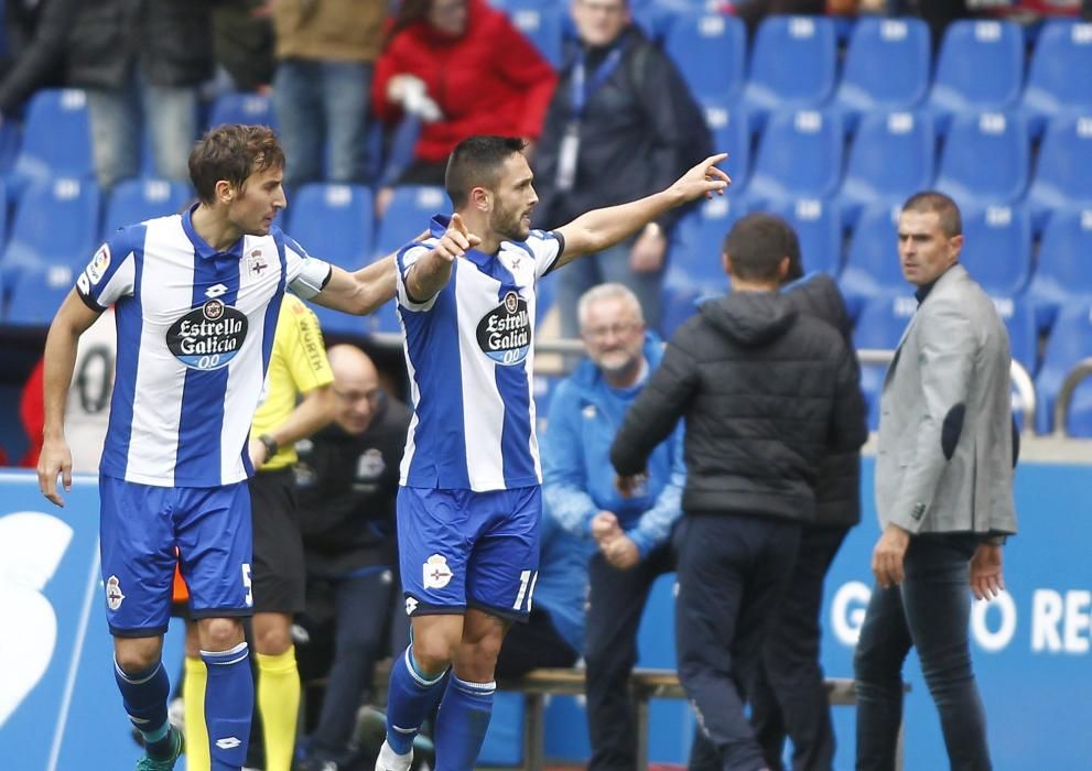 El Dépor cae en el descuento ante el Sevilla