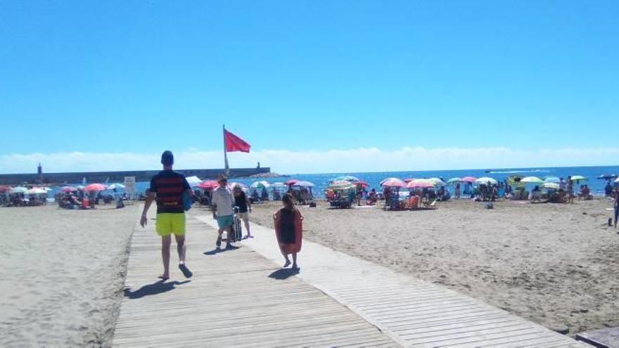 Cierran por contaminación la playa del Morrongo de Benicarló durante 4 horas