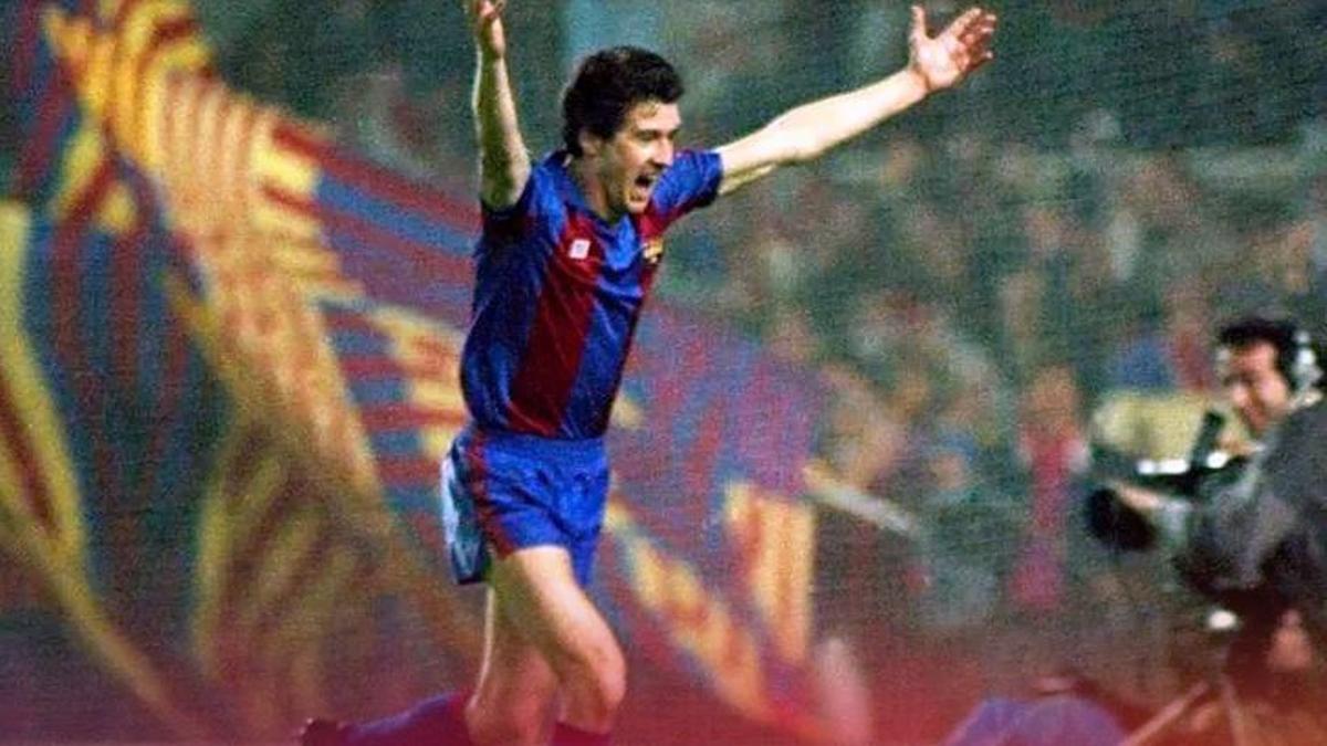 'Pichi' Alonso celebra uno de sus goles ante el Göteborg