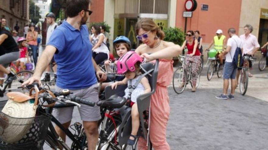 Marcha en apoyo a la red ciclista en Murcia