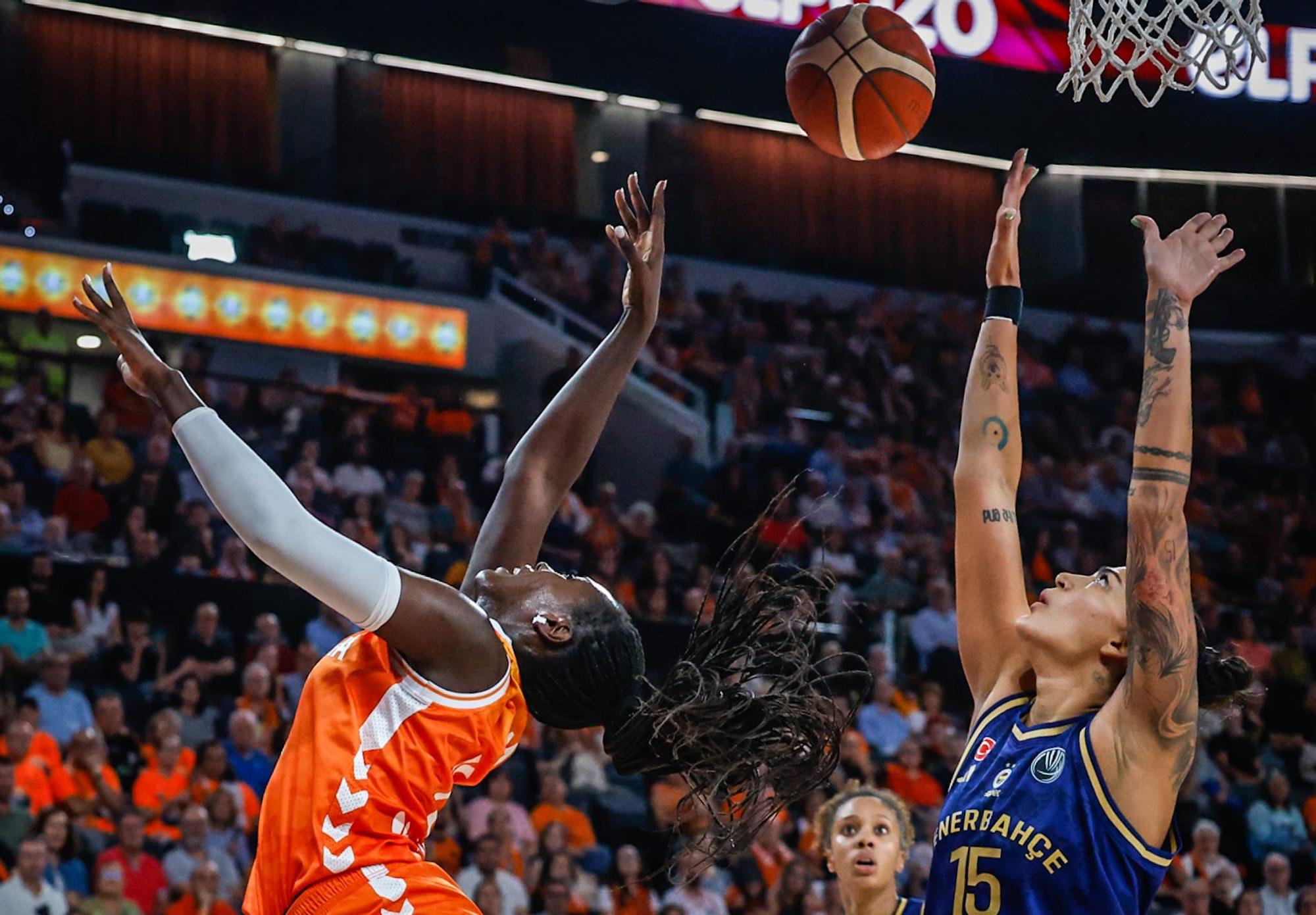 Todas las fotos del Valencia Basket contra el Fenerbahce de Euroliga femenina