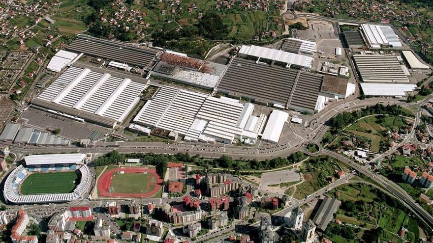 Vista aérea de las instalaciones de la fábrica de PSA Peugeot Citroën en Vigo. // FdV