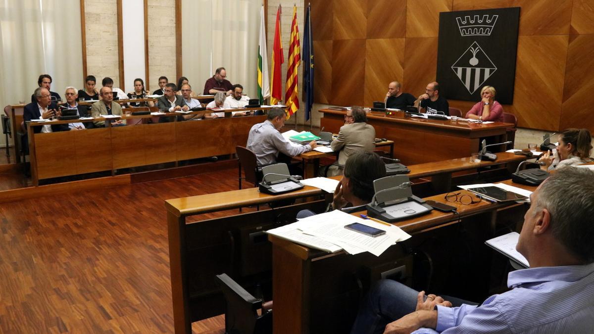 Pleno municipal en el Ayuntamiento de Sabadell.