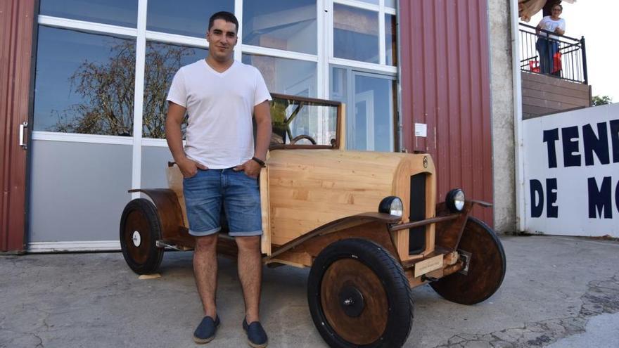 Un carpintero con madera de &quot;Torpedo&quot;