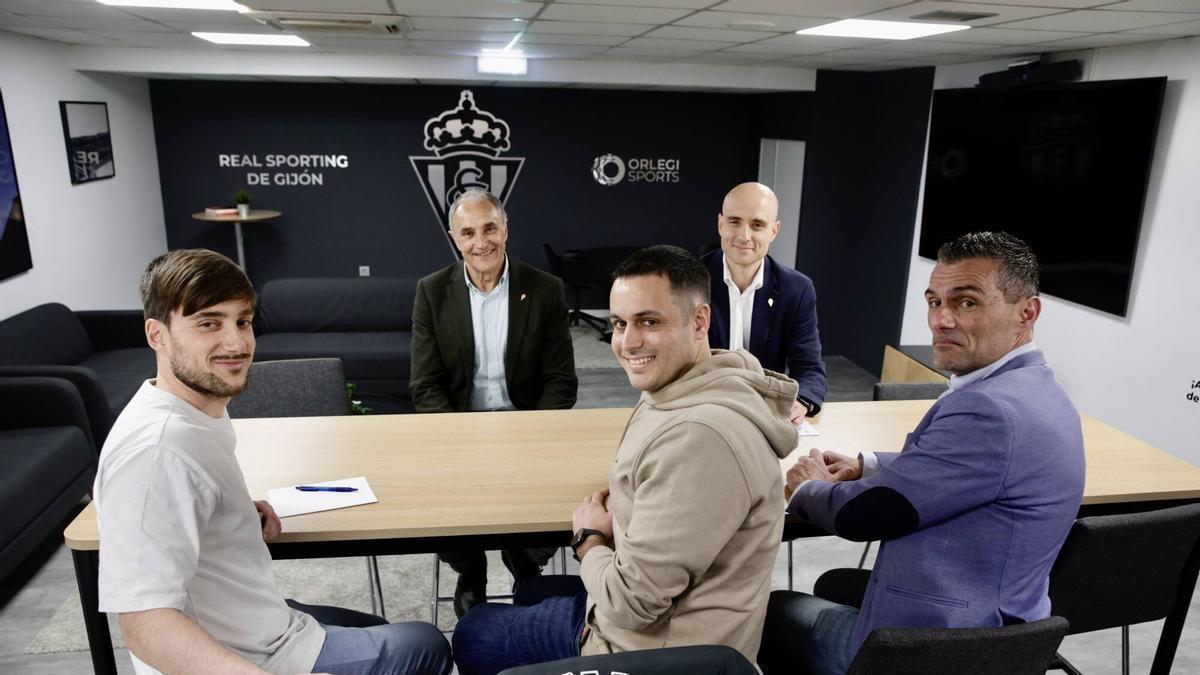 GIJON. ENCUENTRO EN EL MOLINON ENTRE SPORTING Y SUS COLECTIVOS