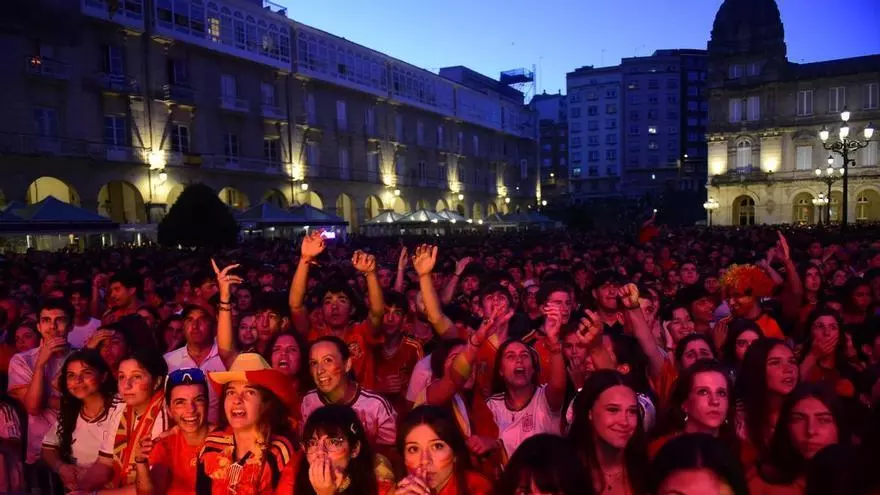 Así era el ambiente en A Coruña la terminar el partido de España y proclamarse campeona del mundo