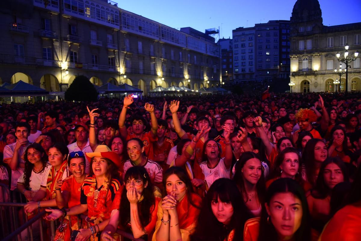 Aficionados de España en A Coruña viven la final del Mundial en María Pita