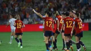 España golea a Suiza con el brillo de Aitana Bonmatí